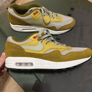 Nike Air Max 1 Premium Retro Olive Green Size 10